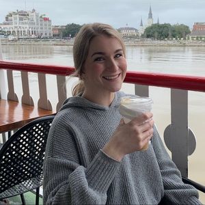 Meet your Posher, Megan